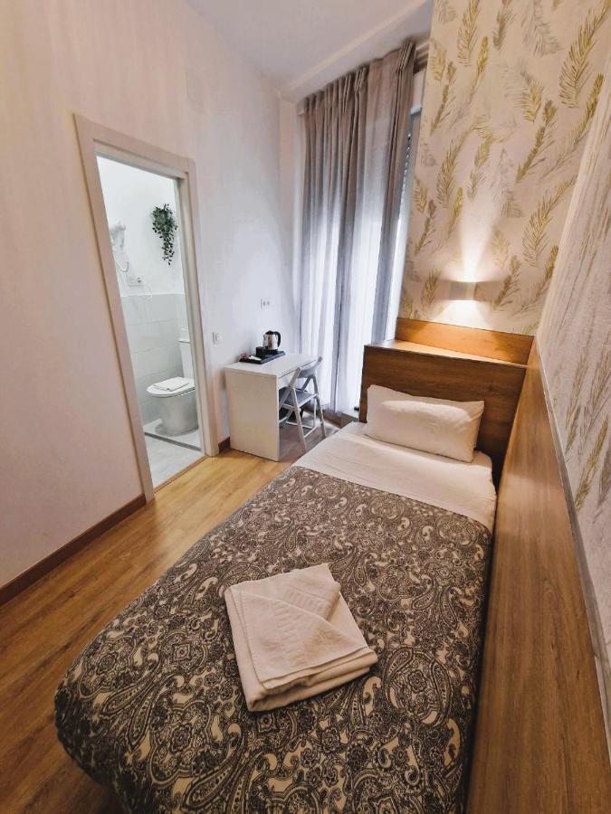 מדריד Hostal Comercial מראה חיצוני תמונה