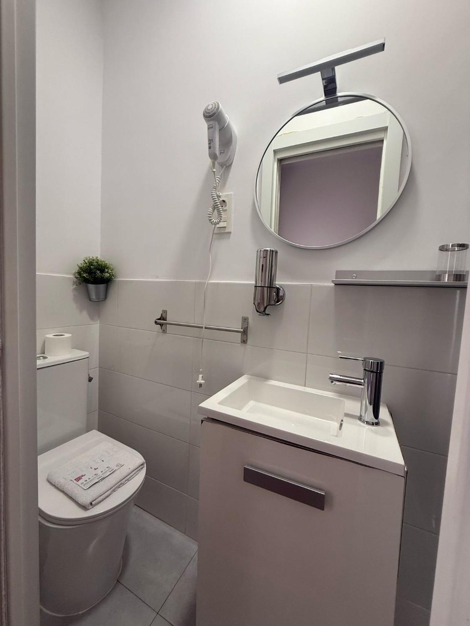 מדריד Hostal Comercial מראה חיצוני תמונה
