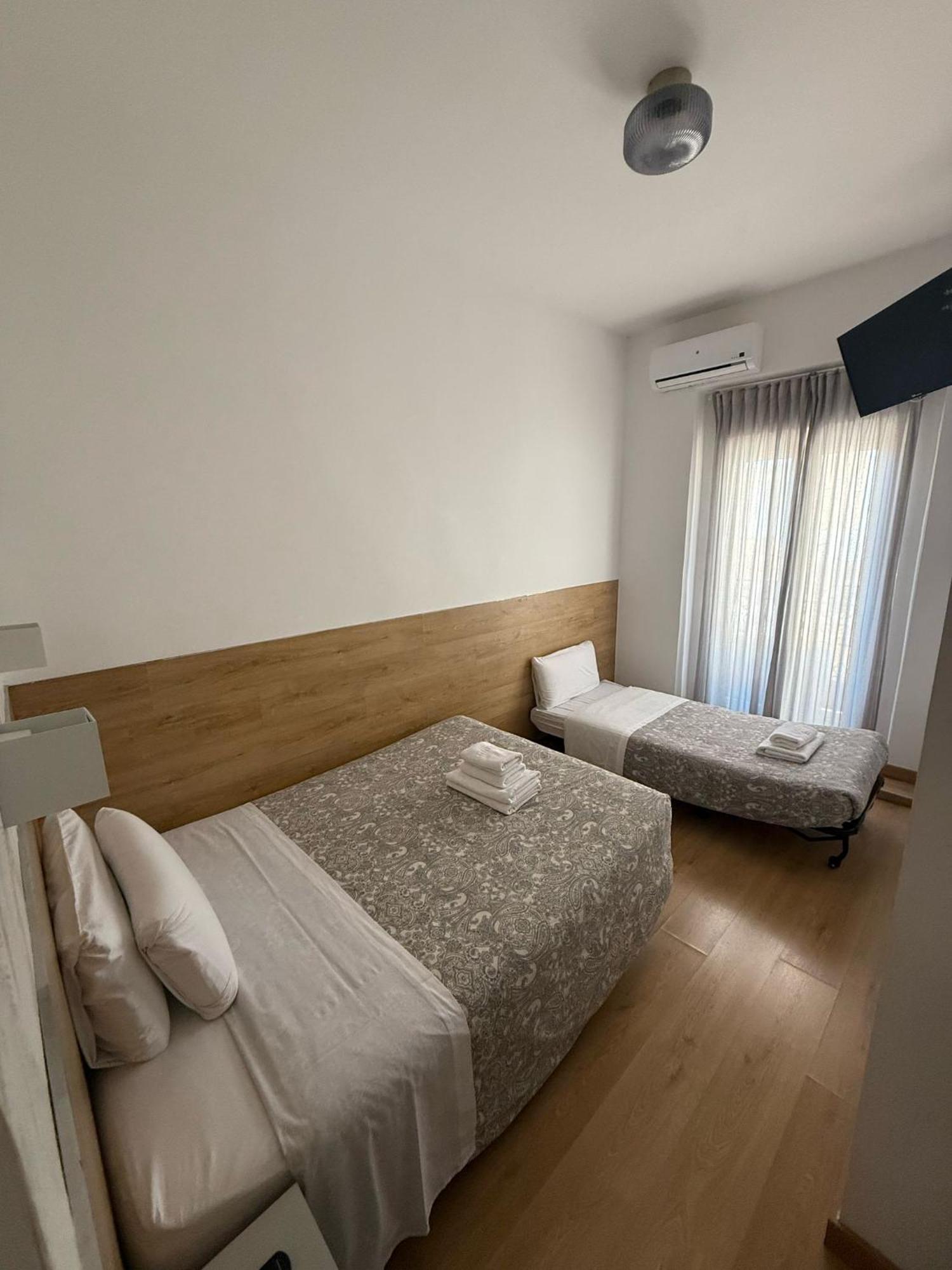 מדריד Hostal Comercial מראה חיצוני תמונה